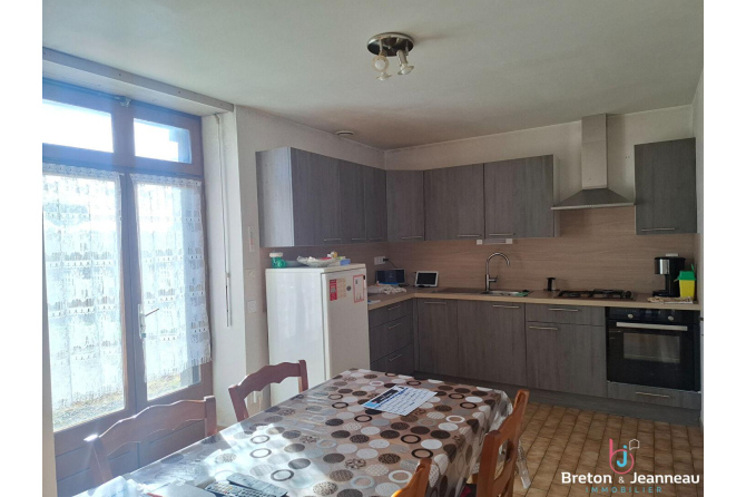 Longère familiale 5 chambres axe Mayenne Laval