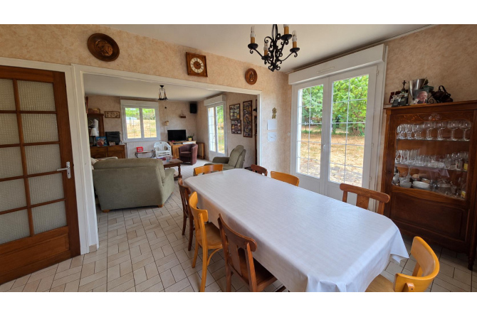 Maison à Montsûrs