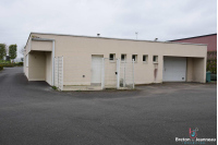 Commercial premises in Ernée with parking