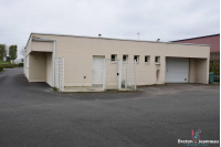 Local commercial à Ernée avec parkings