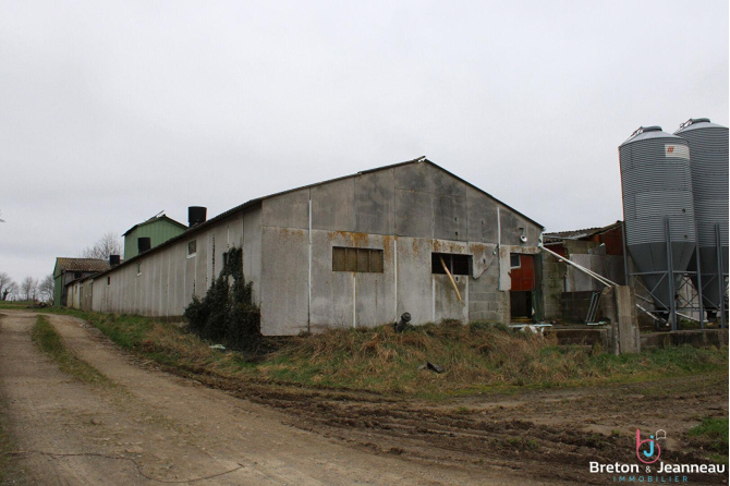 Farmhouse on 2 ha 86 in Lévaré