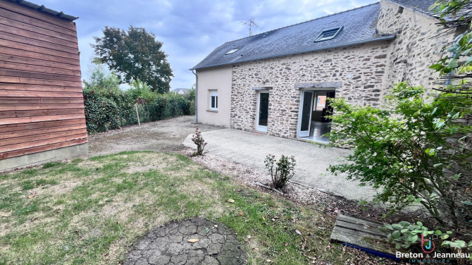 Maison 6 pièces 120 m² · à Saint-Ouën-des-Toits · 120 m² · 210 400 €