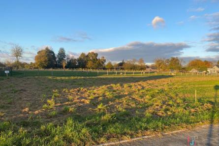 Terrain à bâtir de 1296 m² à Parigné
