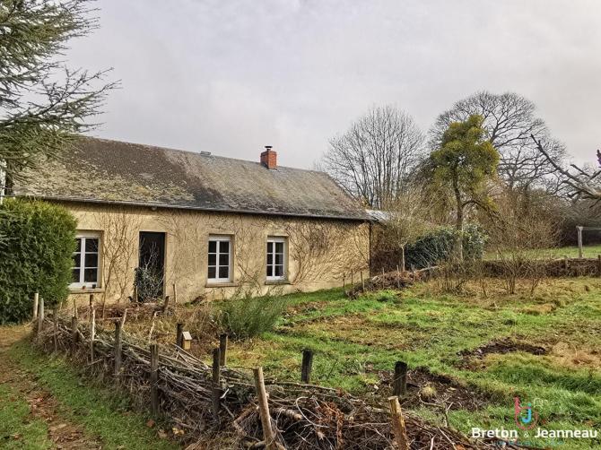 Maison sur 1 hectare secteur Bais