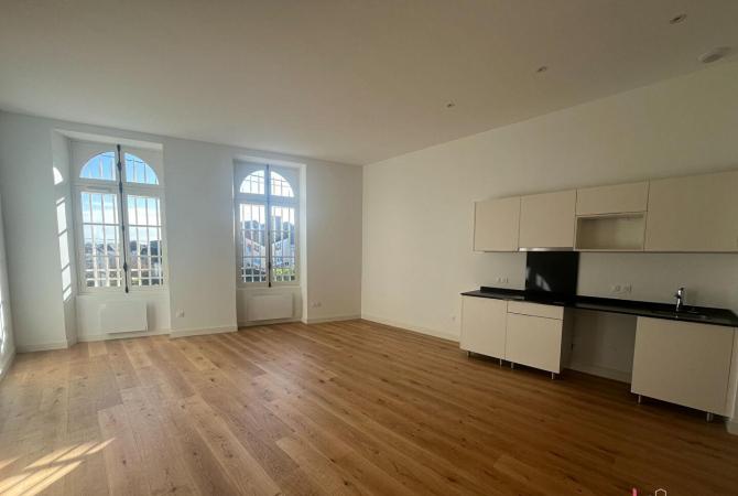 Appartement T4 avec garage - Laval - Centre Ville Rive droite