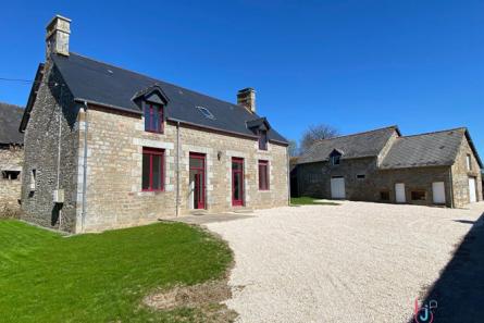 Maison rénovée 139 m² à St Germain en Cogles 35