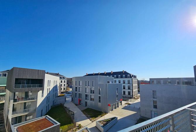 APPARTEMENT T4 à ERNEE