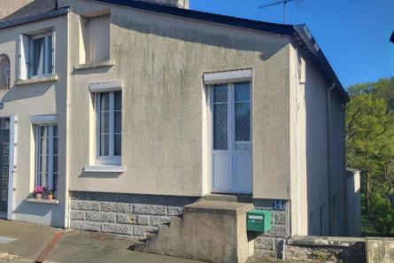 Maison à Montsûrs