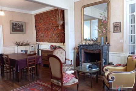 Maison de ville à rénover à Mayenne