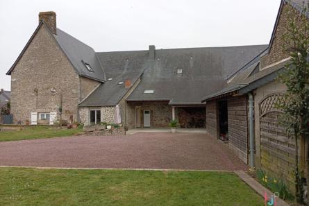 Propriété en pierres secteur Mayenne