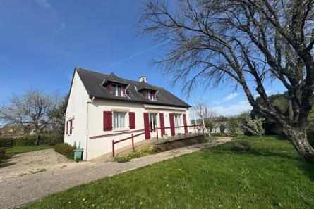 Maison sur 1 ha 54 à Ernée