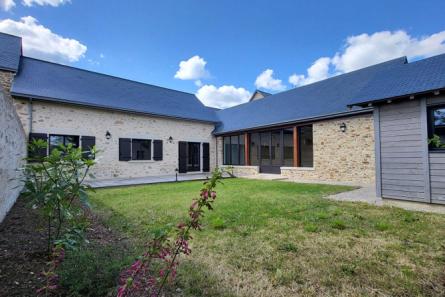 Maison à Montsûrs