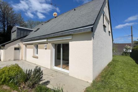 Maison avec double garage à Changé