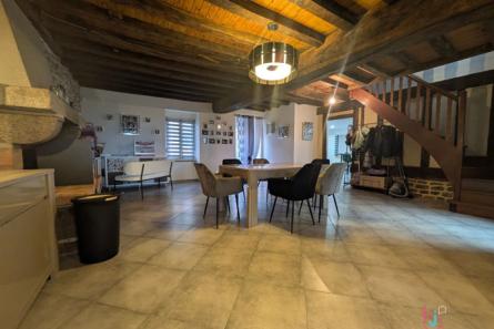 Maison de ville rénovée secteur Mayenne