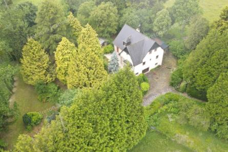 Propriété de charme sur 4 ha avec plan d'eau secteur Mayenne
