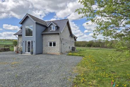 Maison sur 1.5 hectares secteur Saint Pierre des Nids