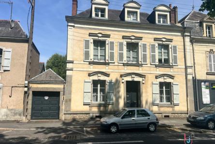 Maison de ville rive gauche à Laval