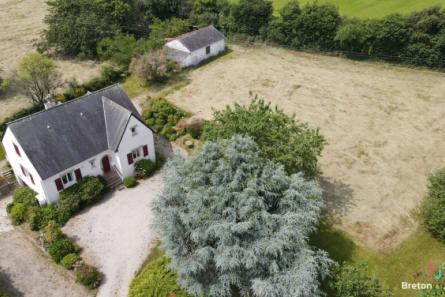 Maison sur 1 ha 54 à Ernée