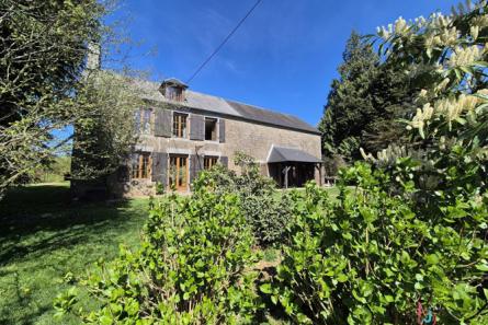 Corps de ferme sur 8 hectares secteur Domfront