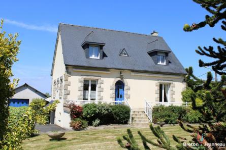Pavillon à Saint Denis de Gastines