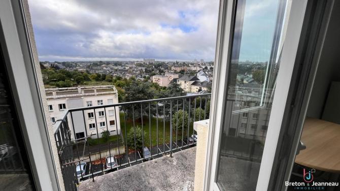 Appartement T1 avec parking - LAVAL - Quartier Hilard