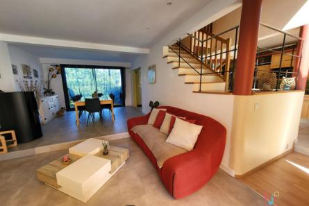 Maison Montsurs 6 pièce(s) 165 m2