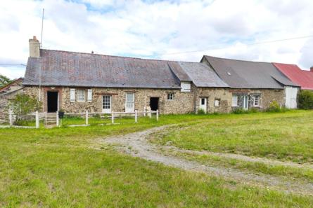 Fermette sur 2 ha 75 à Javron les Chapelles