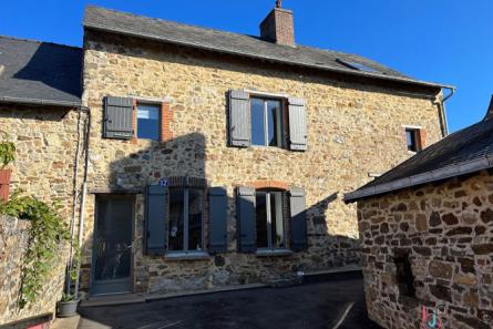 Maison à Montsûrs