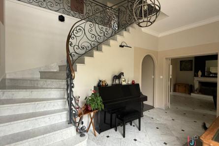 Maison L Huisserie 11 pièce(s) 393 m2