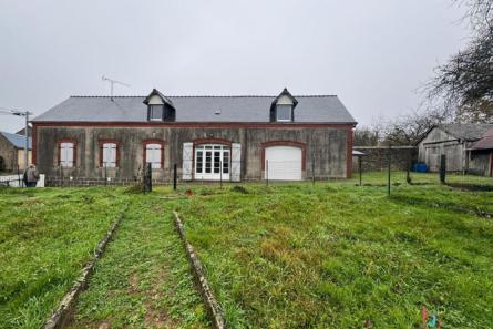 Maison en pierres à Loiron-Ruillé