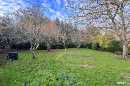 Terrain constructible à Champgenéteux