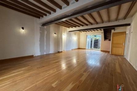 Maison à Quelaines Saint Gault