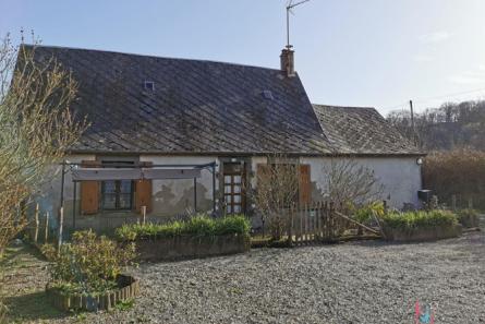 Fermette à rénover sur près de 10 ha à Vimartin sur Orthe