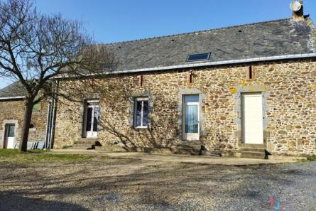 Longère en pierres proche Mayenne