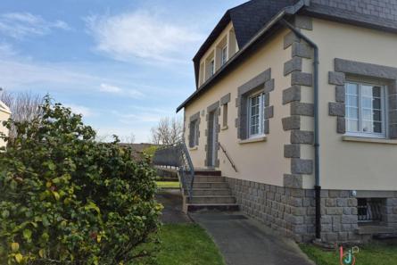 Maison à Saint-Denis-de-Gastines