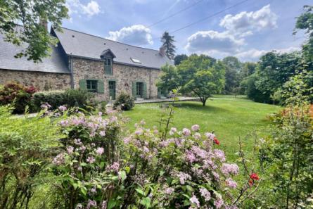 Propriété vue sur la Mayenne à St Jean sur Mayenne