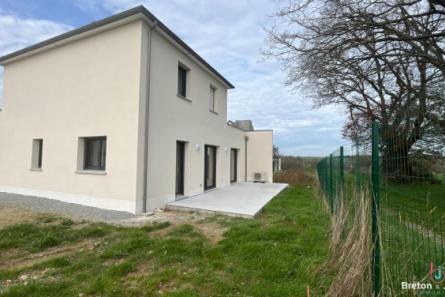 Maison récente à Changé