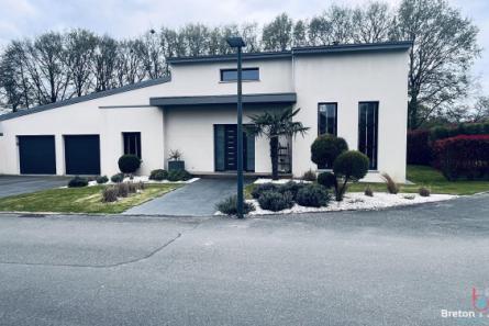 Maison contemporaine à Changé