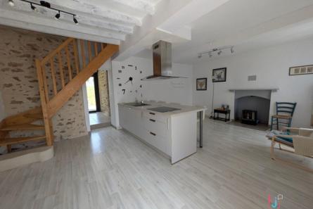 Maison de bourg rénovée à Voutré