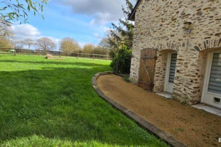 Longère sur 2 ha 55 à Argentré