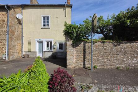 Maison de bourg à proximité de LASSAY-LES-CHÂTEAUX