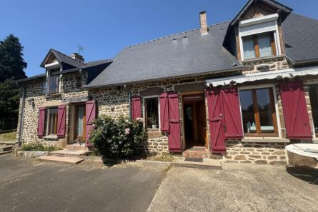 Maison en pierres à Saint-Siméon Passais Villages