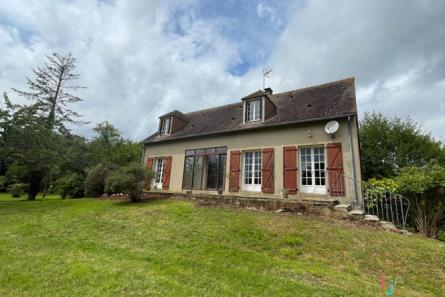 Pavillon sur sous - sol avec terrain à Segrie