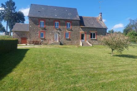 Corps de ferme avec 2 hectares secteur Lassay-les-Châteaux