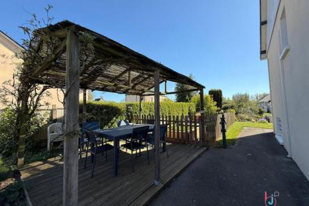 A 10 mn de LAVAL maison avec terrain de plus de 1000 m²