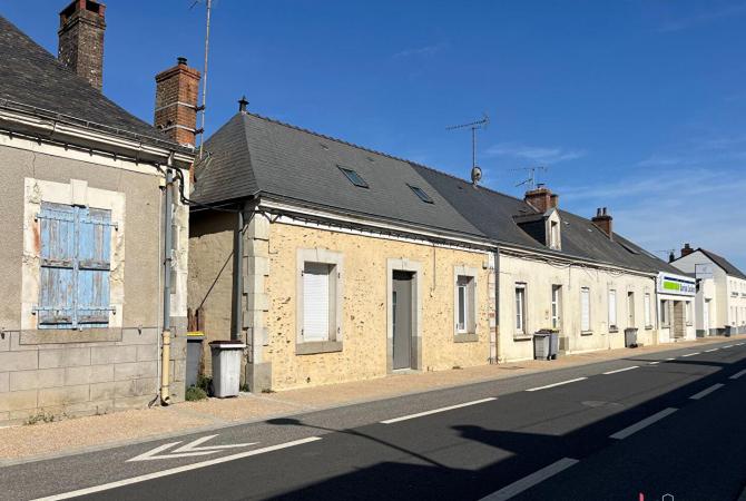 Maison de bourg - QUELAINES-SAINT-GAULT