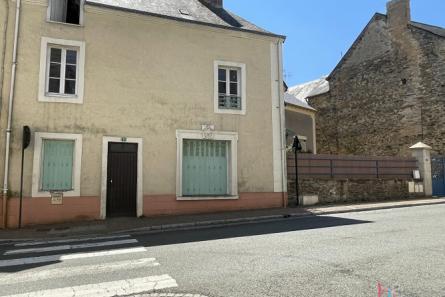 Maison à rénover à Sillé le Guillaume