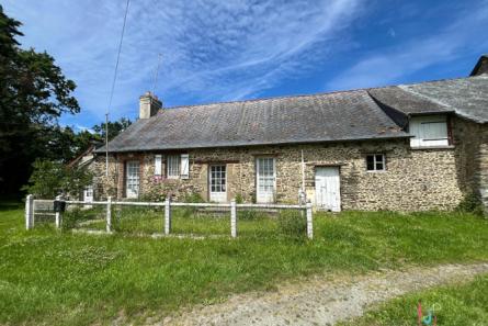 Fermette sur 2 ha 75 à Javron les Chapelles