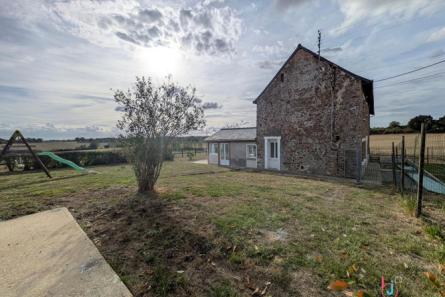 Corps de ferme avec dépendances secteur VAIGES