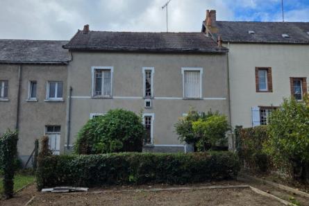 Maison à Montsûrs